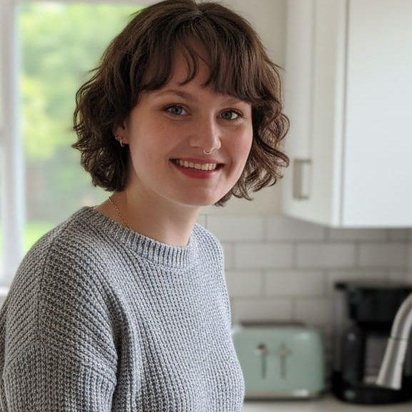 Leah, professional residential cleaner serving homes in the Niagara Region